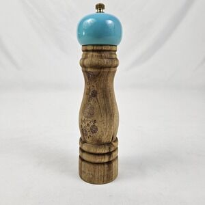 Pioneer Woman Pepper Mill Grinder Shaker Solid Wood Americana